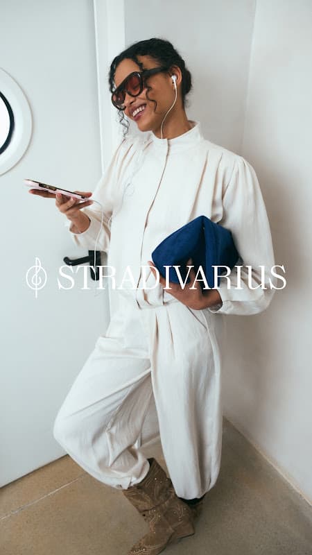 Stradivarius - Online fashion screenshot 4